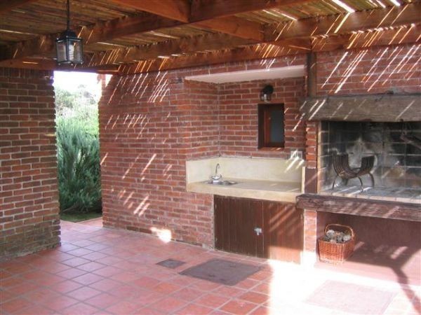 Espectacular casa en alquiler y venta en zona residencial El Chorro.