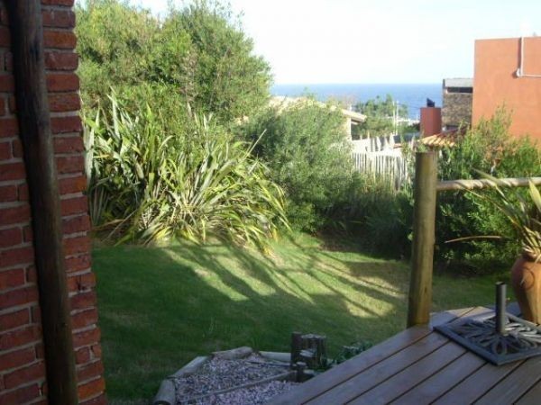 Espectacular casa en alquiler y venta en zona residencial El Chorro.