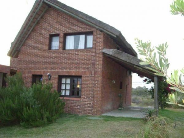 Espectacular casa en alquiler y venta en zona residencial El Chorro.