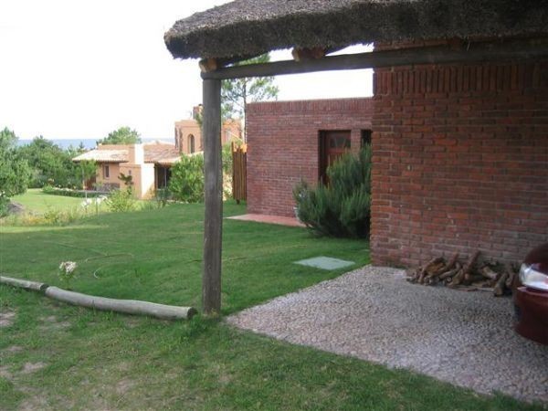 Espectacular casa en alquiler y venta en zona residencial El Chorro.