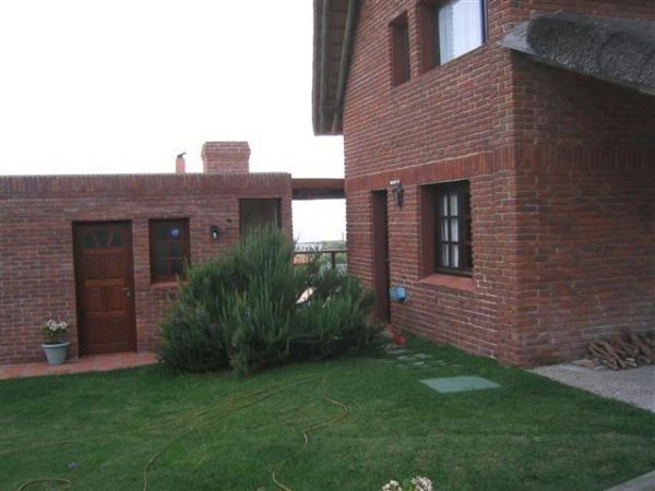 Espectacular casa en alquiler y venta en zona residencial El Chorro.