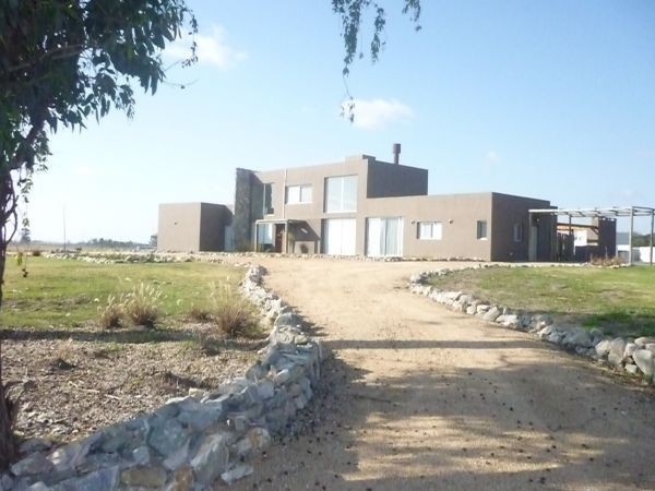 Moderna chacra en alquiler y venta en el Quijote, La Barra.