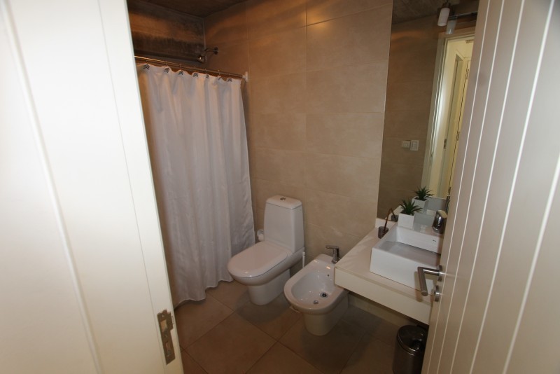 Departamento Triplex en alquiler a pasitos de la playita de la desembocadura La Barra.