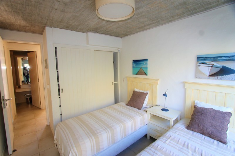 Departamento Triplex en alquiler a pasitos de la playita de la desembocadura La Barra.