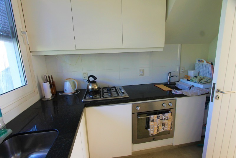 Departamento Triplex en alquiler a pasitos de la playita de la desembocadura La Barra.