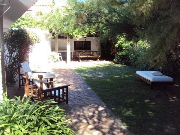 Cálido chalet en alquiler a metros del mar, La Barra.