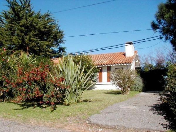 Cálido chalet en alquiler a metros del mar, La Barra.