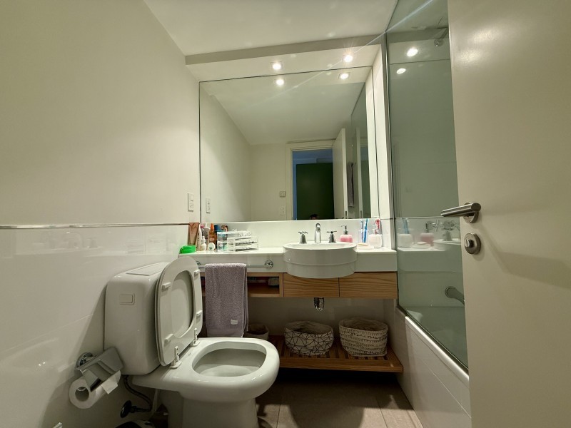 Amplio departamento en alquiler y venta frente a Montoya