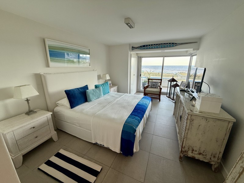 Amplio departamento en alquiler y venta frente a Montoya