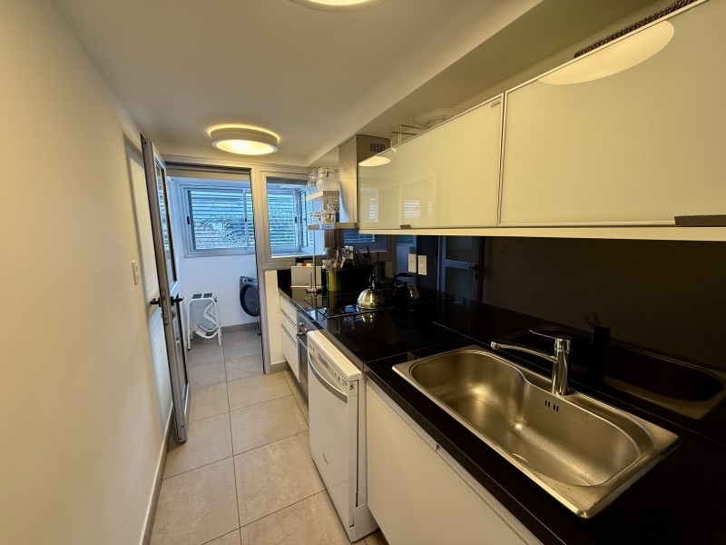 Amplio departamento en alquiler y venta frente a Montoya