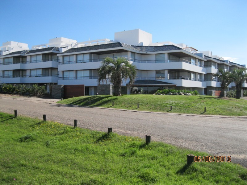 Departamento en alquiler y venta super bien ubicado a metros la playa Montoya, La Barra.