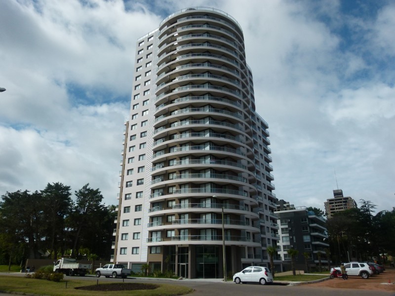 Depto moderno de 2 dorm en alquiler en zona Roosevelt