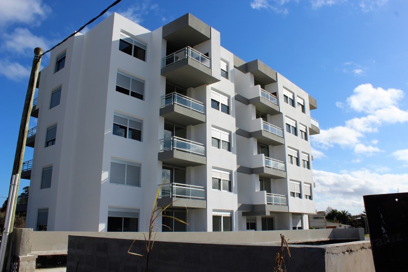 Departamento en venta con renta en Punta del este