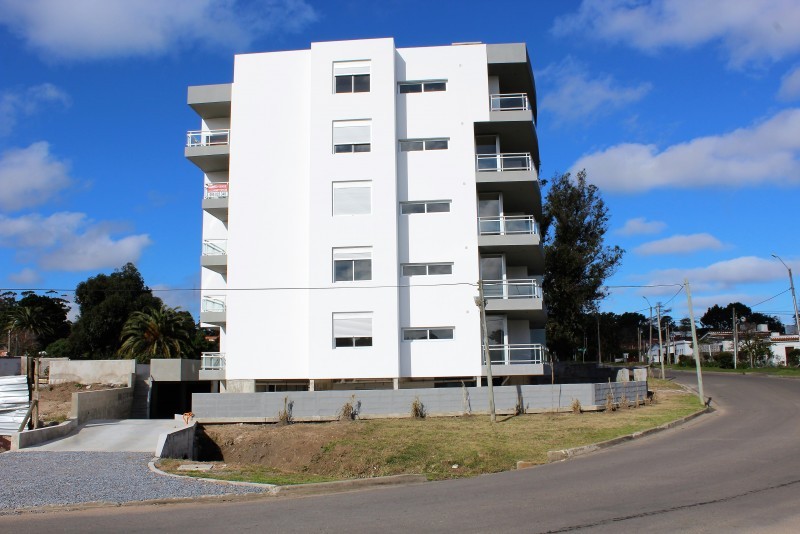 Departamento en venta con renta en Punta del este