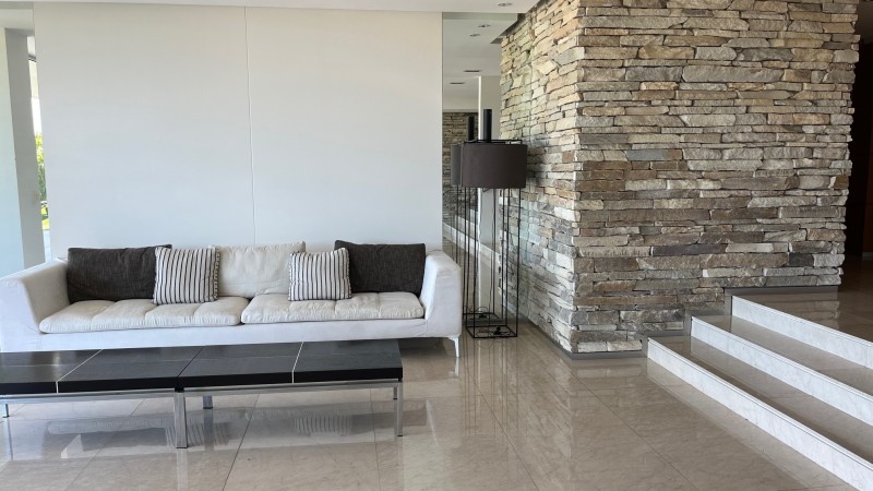 Departamento en venta y alquiler en la brava